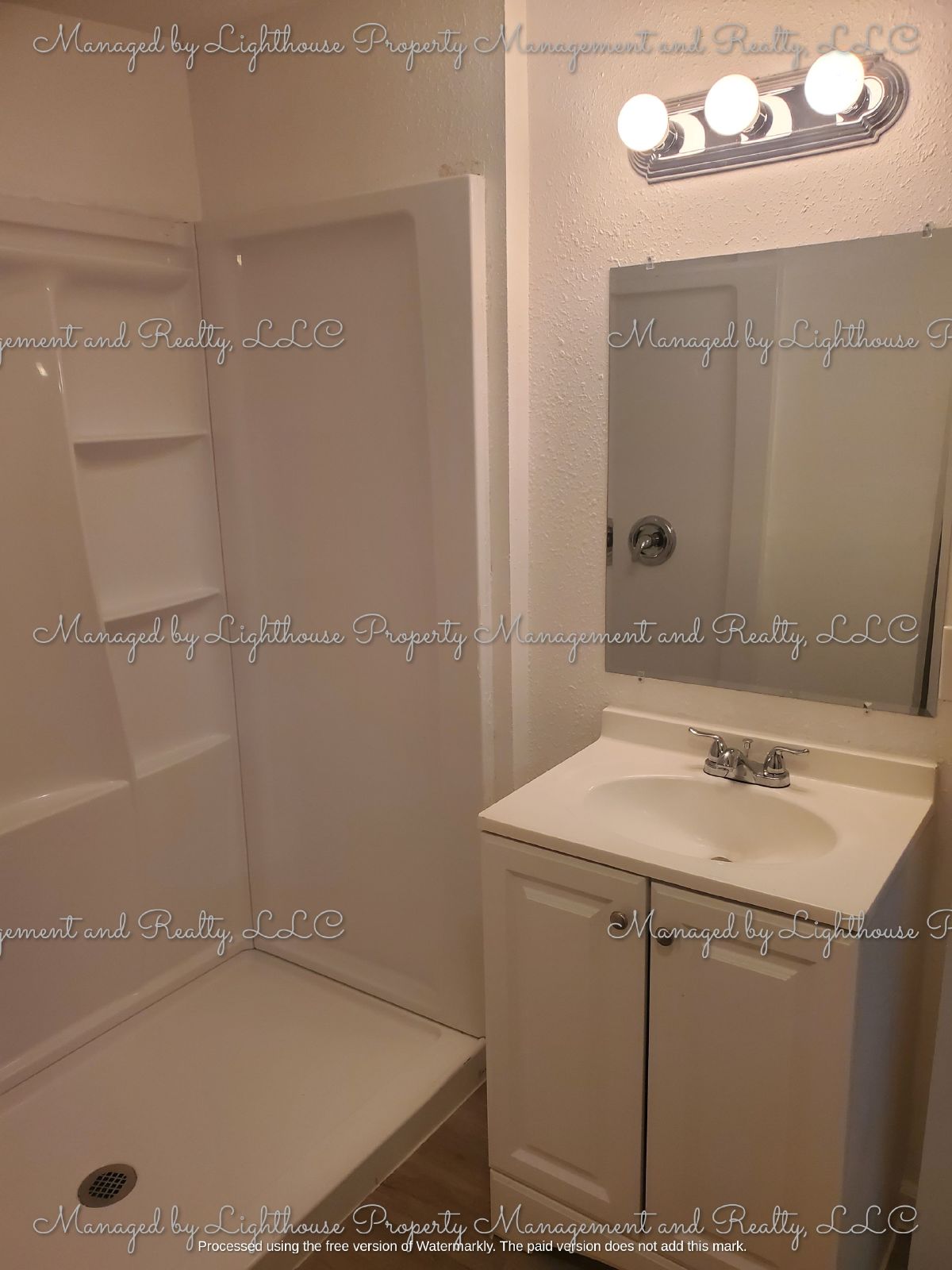 2 Bedroom / 2 Bathroom Home in Historic Springfield Huge Fenced Yard property image