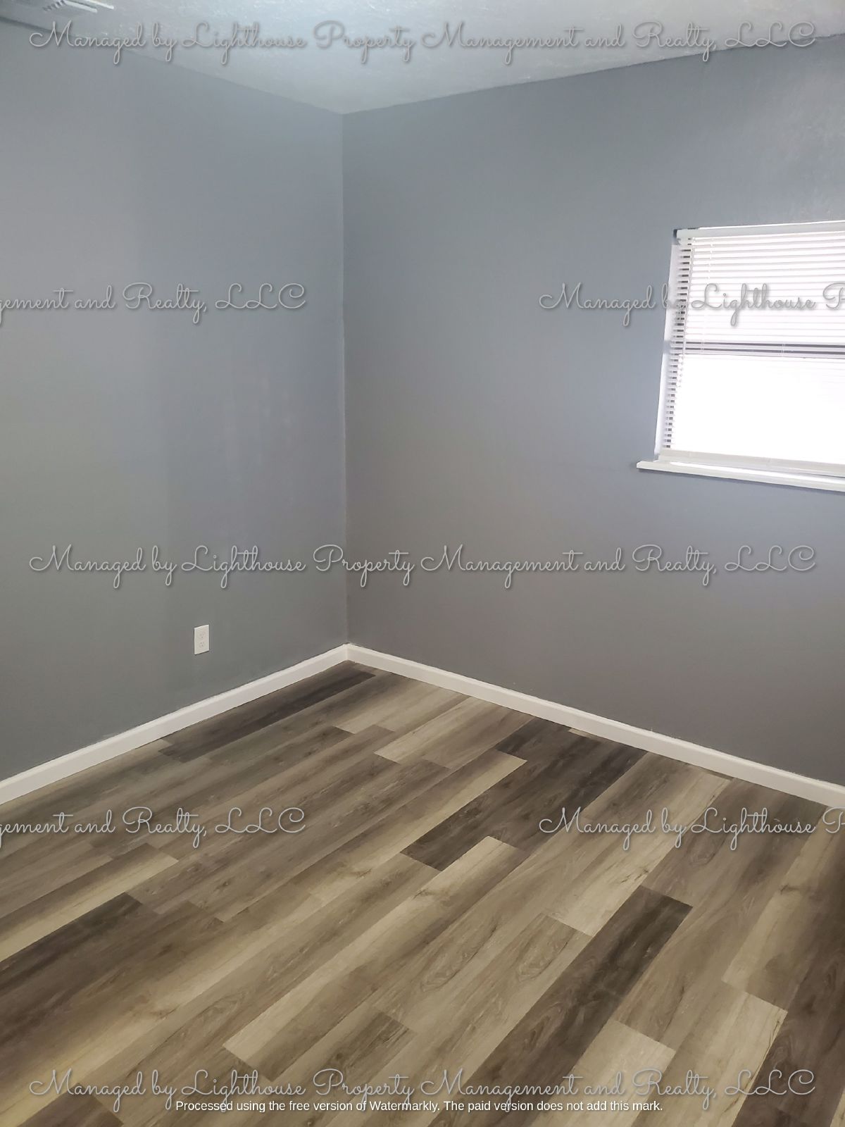 2 Bedroom / 2 Bathroom Home in Historic Springfield Huge Fenced Yard property image