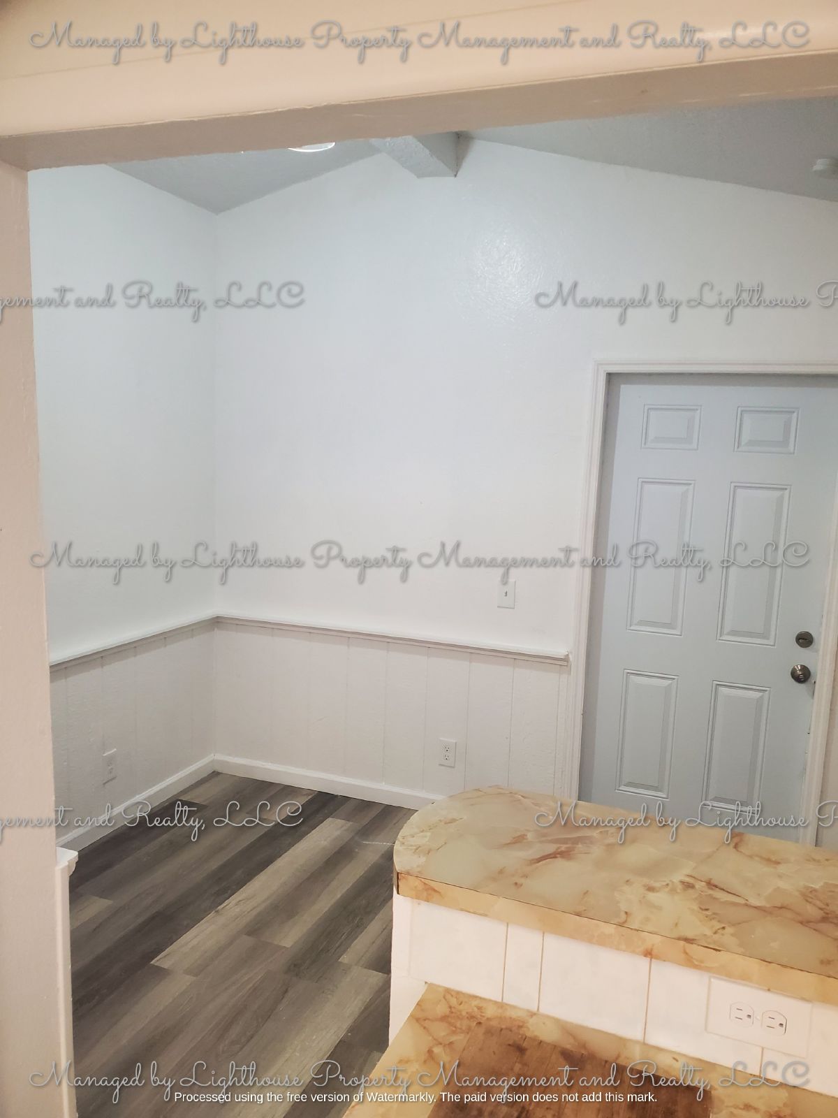 2 Bedroom / 2 Bathroom Home in Historic Springfield Huge Fenced Yard property image