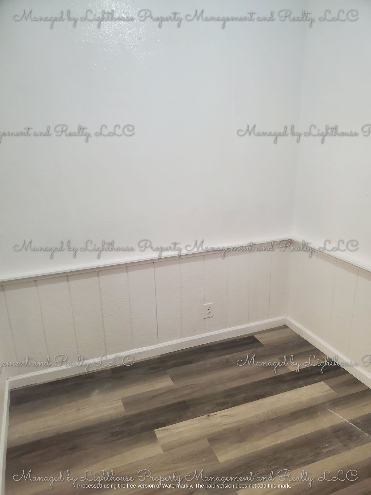 2 Bedroom / 2 Bathroom Home in Historic Springfield Huge Fenced Yard property image