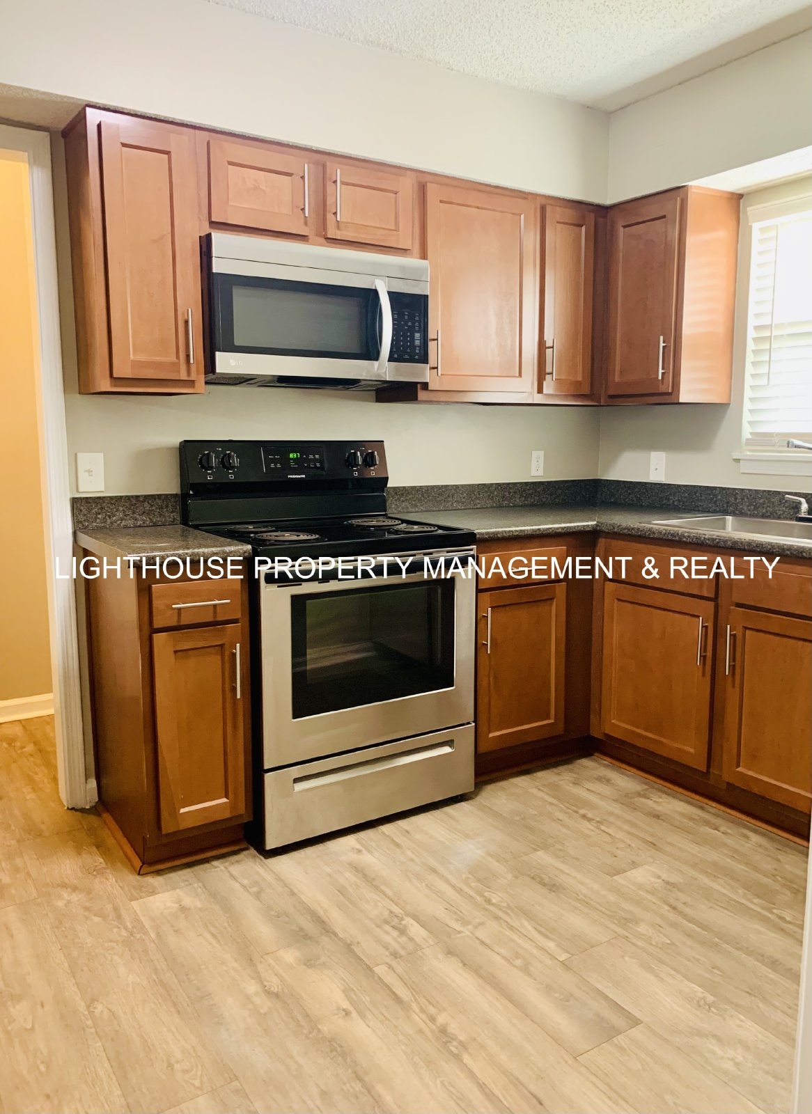 2 Bed/2 Bath Single Story Townhome with Attached Garage! property image