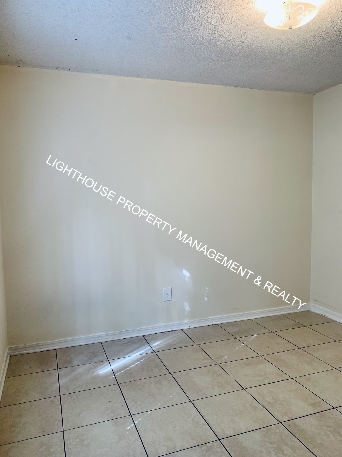 Spacious 2 Bed/2 Bath Apartment with Fenced Yard! property image