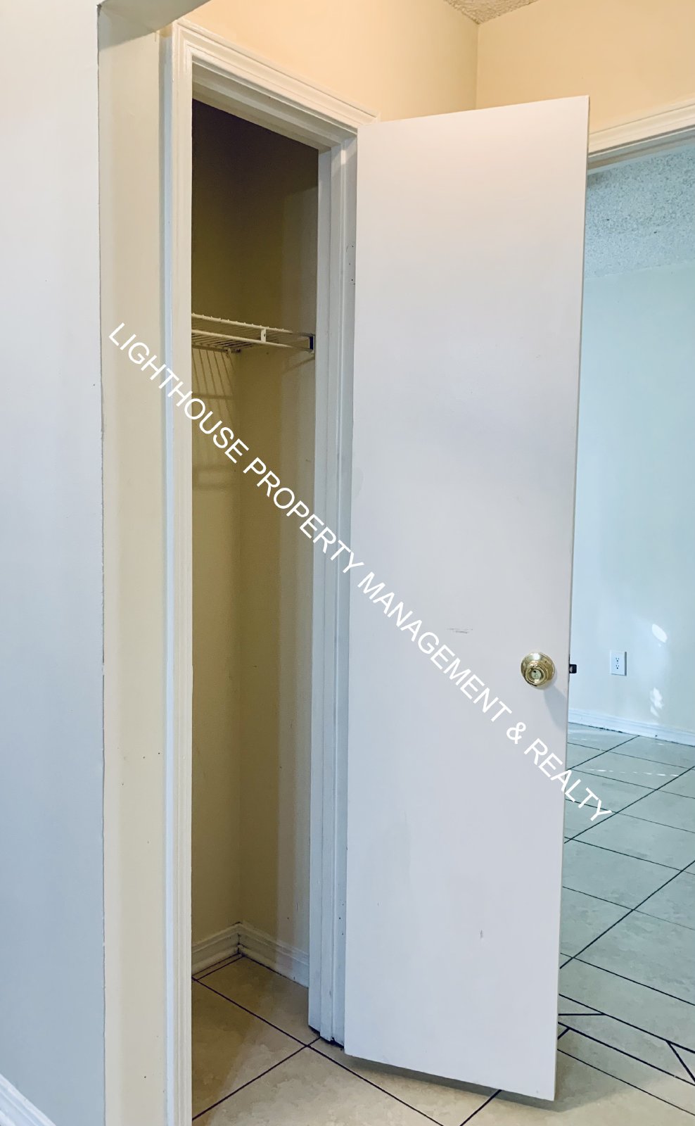 Spacious 2 Bed/2 Bath Apartment with Fenced Yard! property image