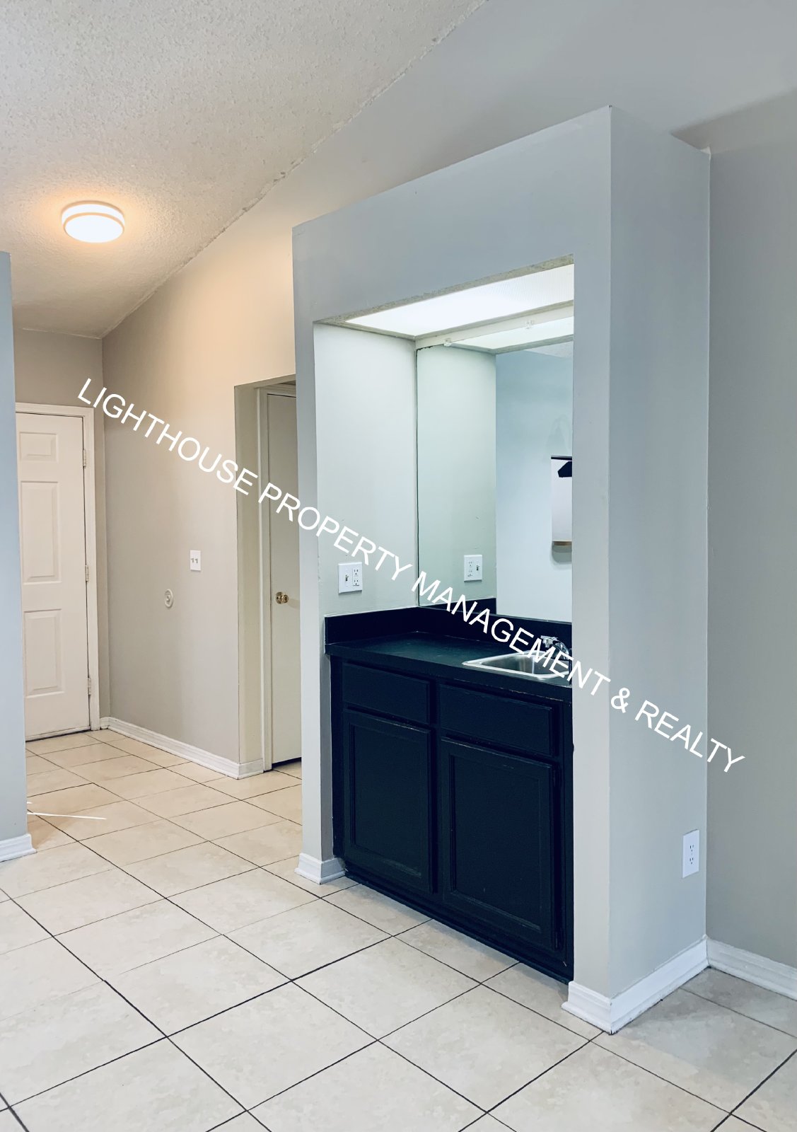 Spacious 2 Bed/2 Bath Apartment with Fenced Yard! property image