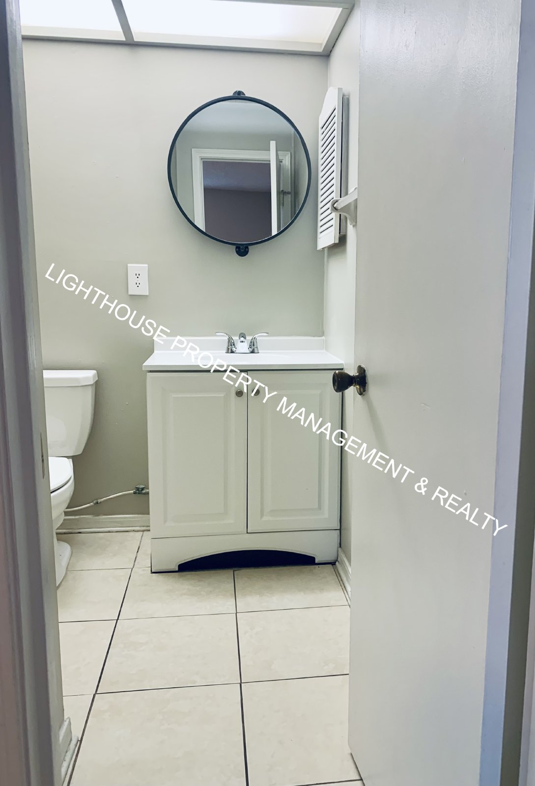 Spacious 2 Bed/2 Bath Apartment with Fenced Yard! property image