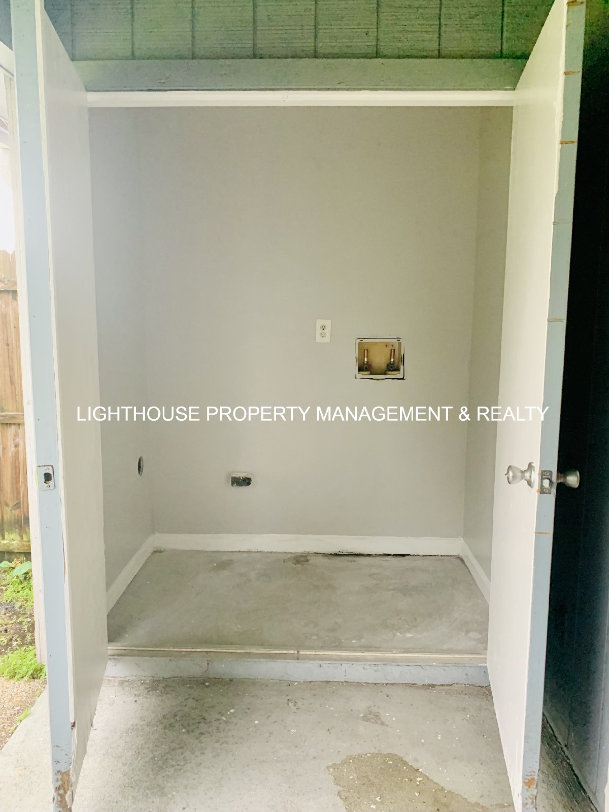 Spacious 2 Bed/2 Bath Apartment with Fenced Yard! property image