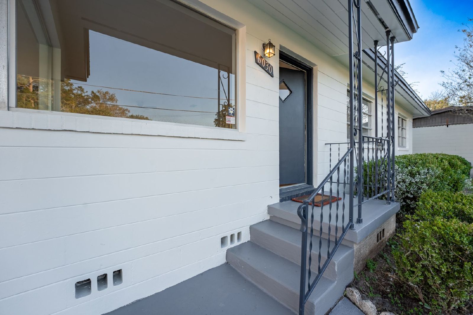 Gorgeous 3/2 Home property image