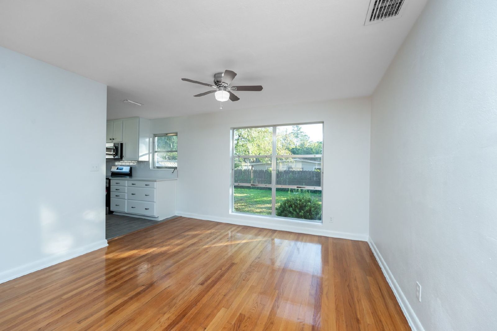 Gorgeous 3/2 Home property image