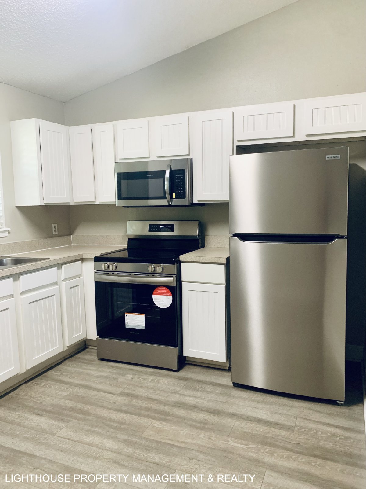 Spacious 2-Bedroom Duplex with Stainless Steel Appliances property image