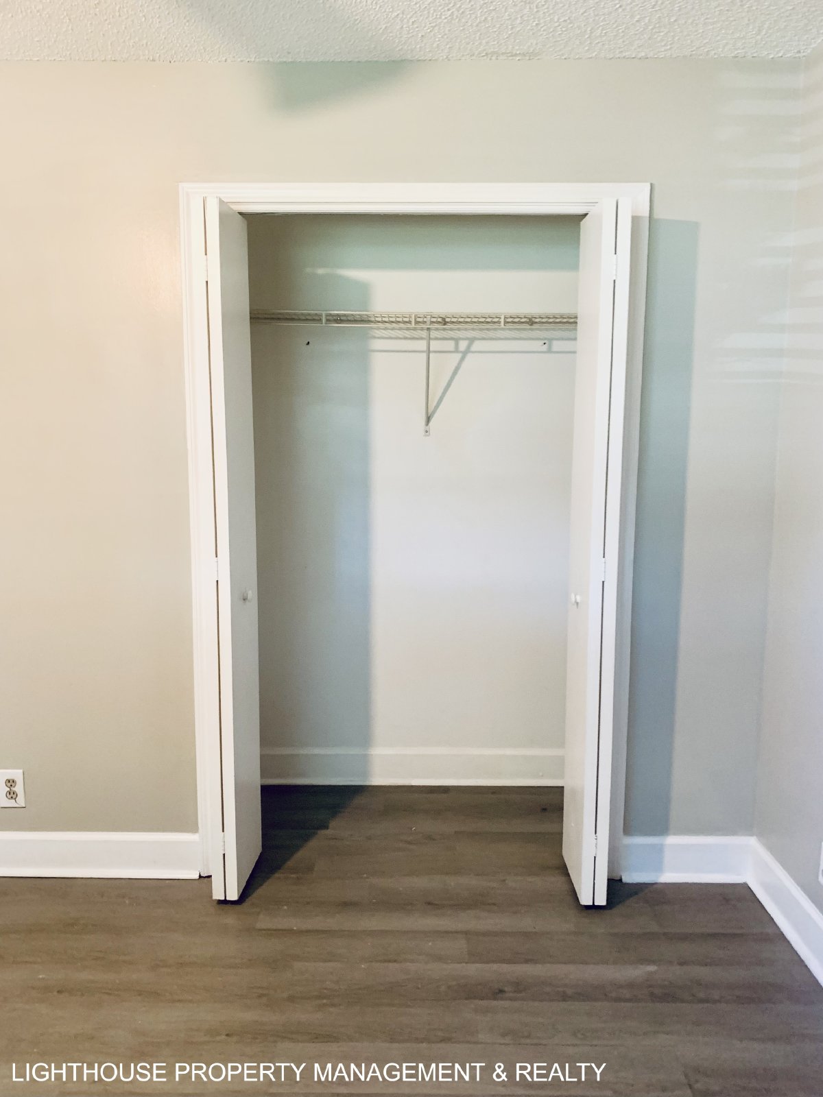 Spacious 2-Bedroom Duplex with Stainless Steel Appliances property image