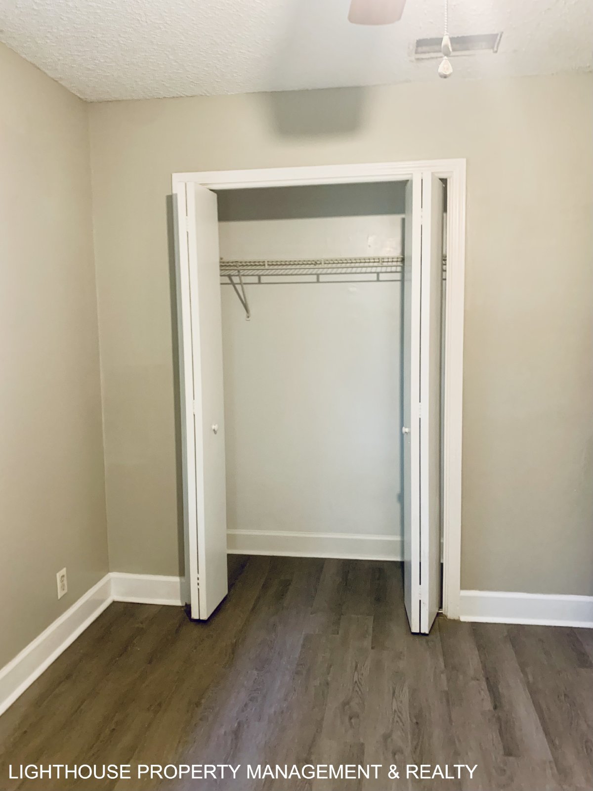 Spacious 2-Bedroom Duplex with Stainless Steel Appliances property image