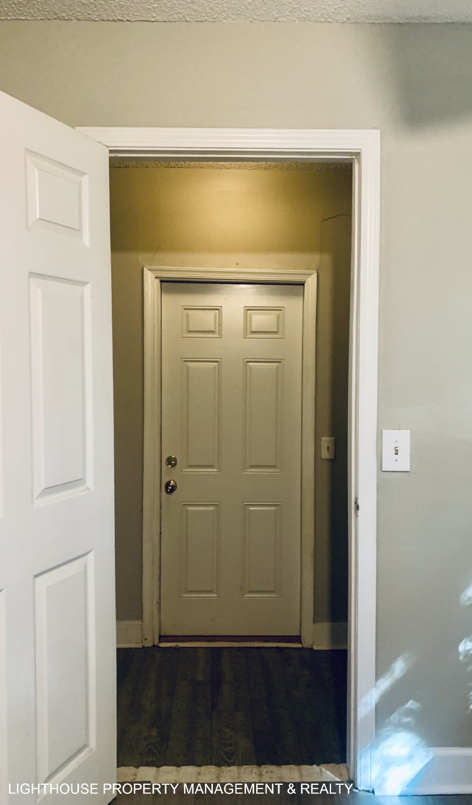 Spacious 2-Bedroom Duplex with Stainless Steel Appliances property image