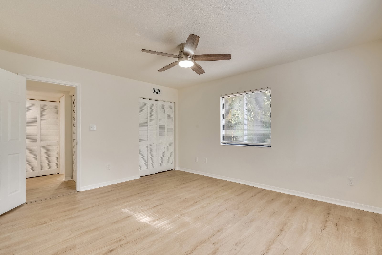 Stunning Renovated 3BD/2BA Home for Rent on Half-Acre Lot property image