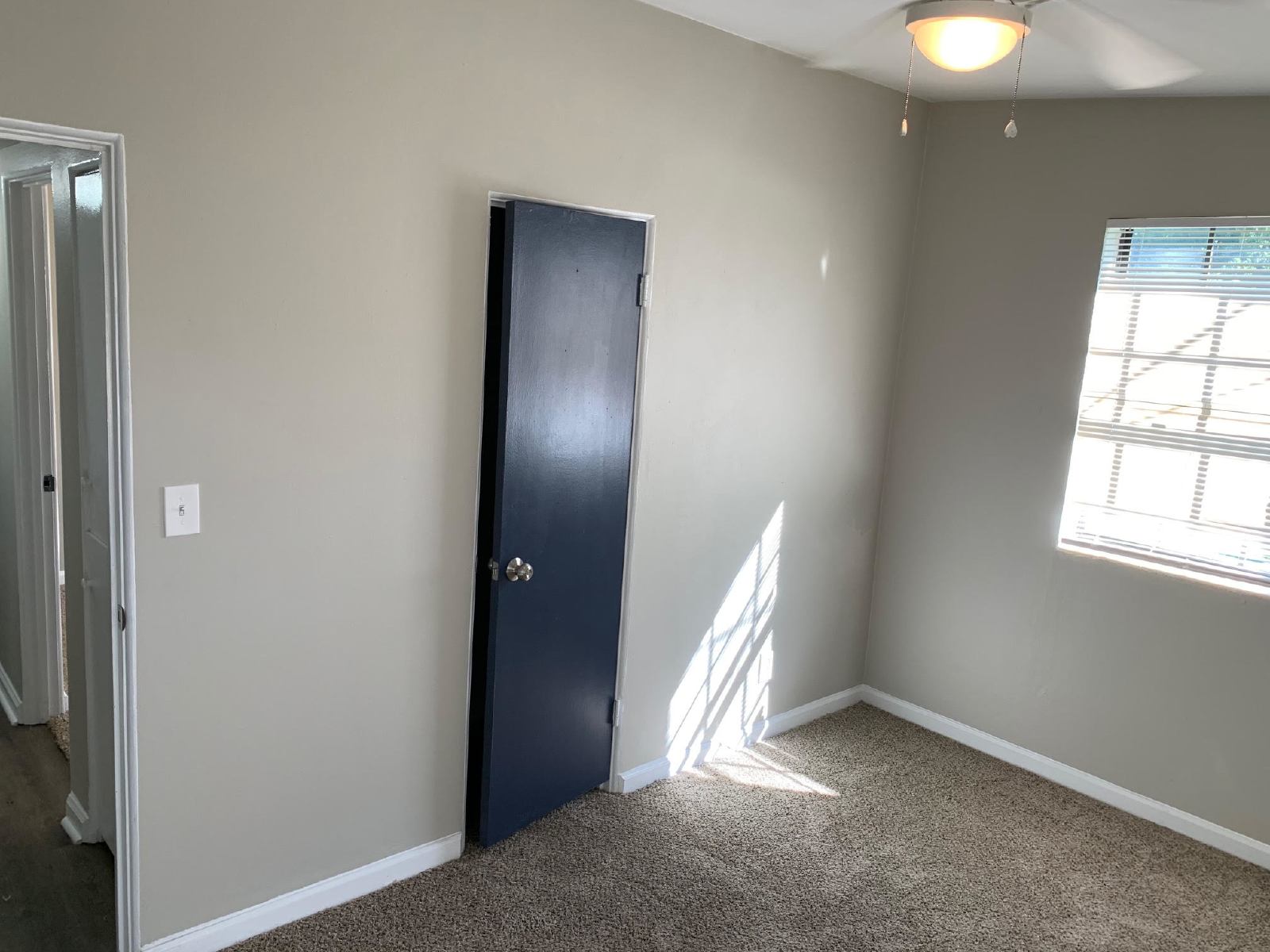 Charming Renovated 4-Bedroom, 2-Bathroom Home in Magnolia Gardens property image