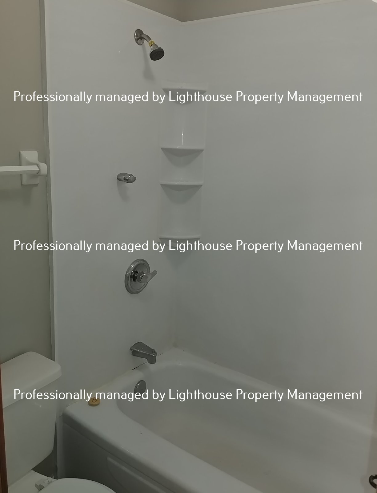 Relaxing townhome in Arlington with covered parking property image