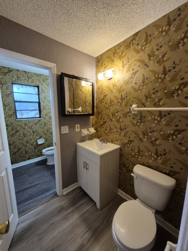 2 Bedroom, 1.5 Bathroom Upstairs Apartment! property image