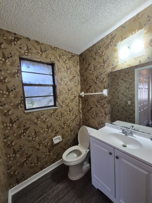 2 Bedroom, 1.5 Bathroom Upstairs Apartment! property image