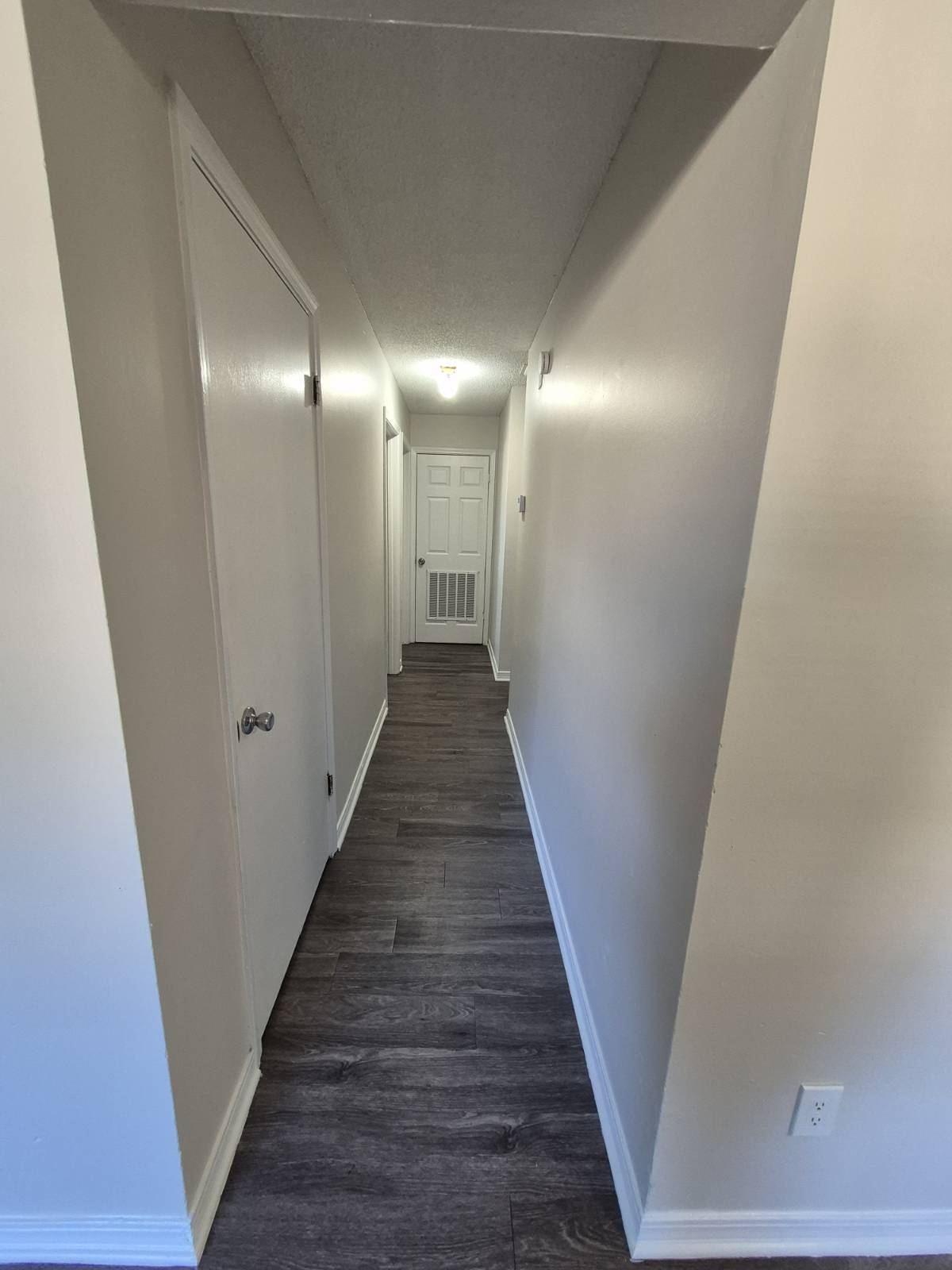 2 Bedroom, 1.5 Bathroom Upstairs Apartment! property image