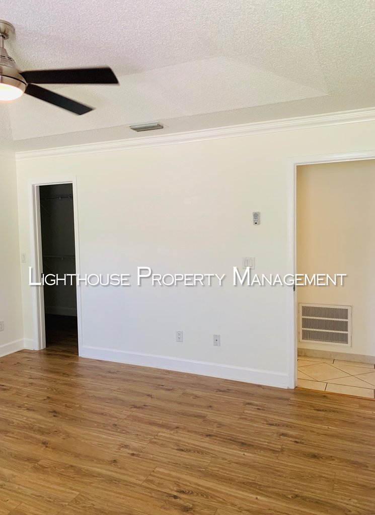 Pristine 3/2 in University Park!  Won't Last Long! property image