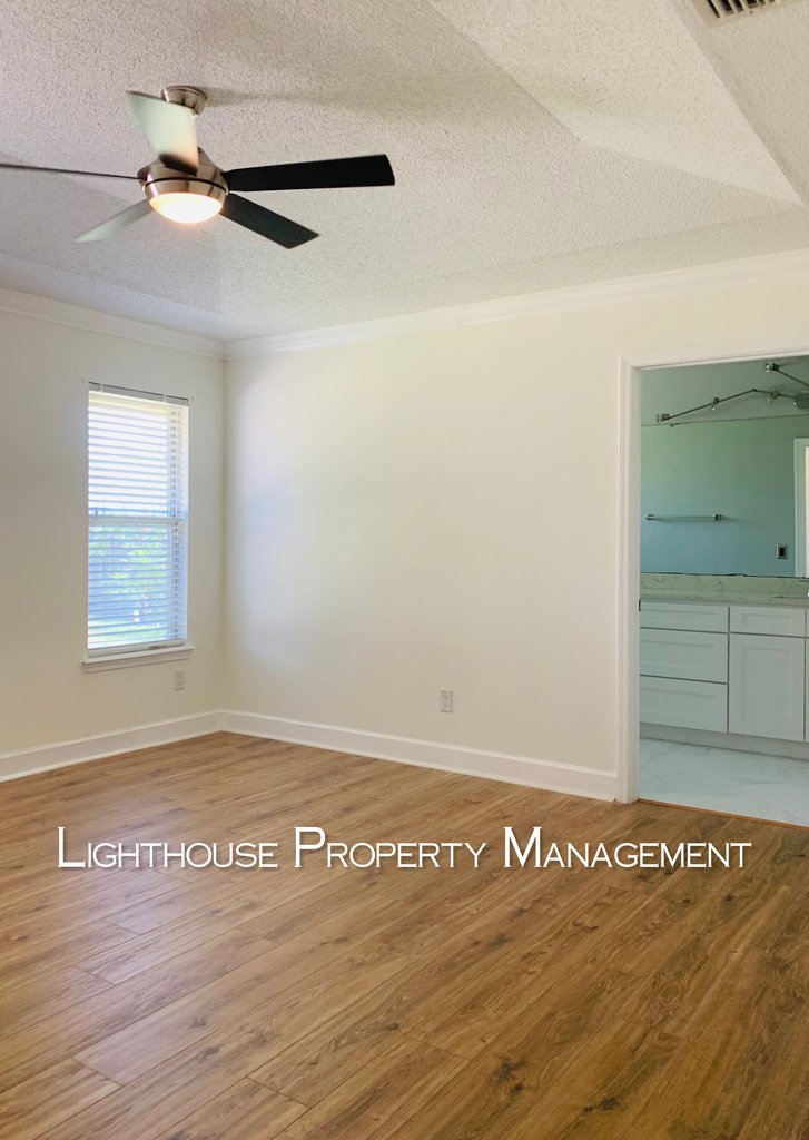 Pristine 3/2 in University Park!  Won't Last Long! property image