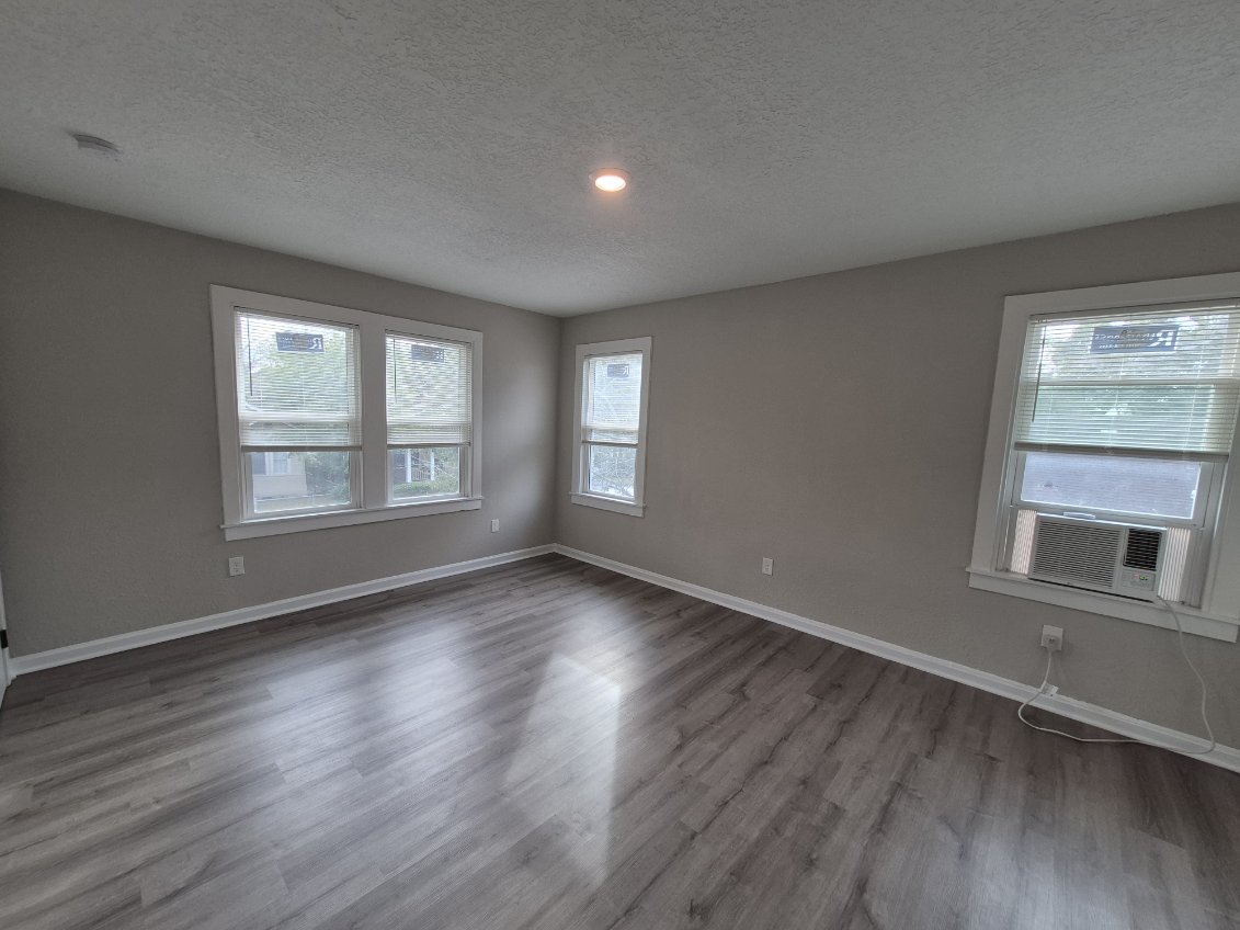 Newly Renovated Upstairs 2 Bedroom Apartment property image