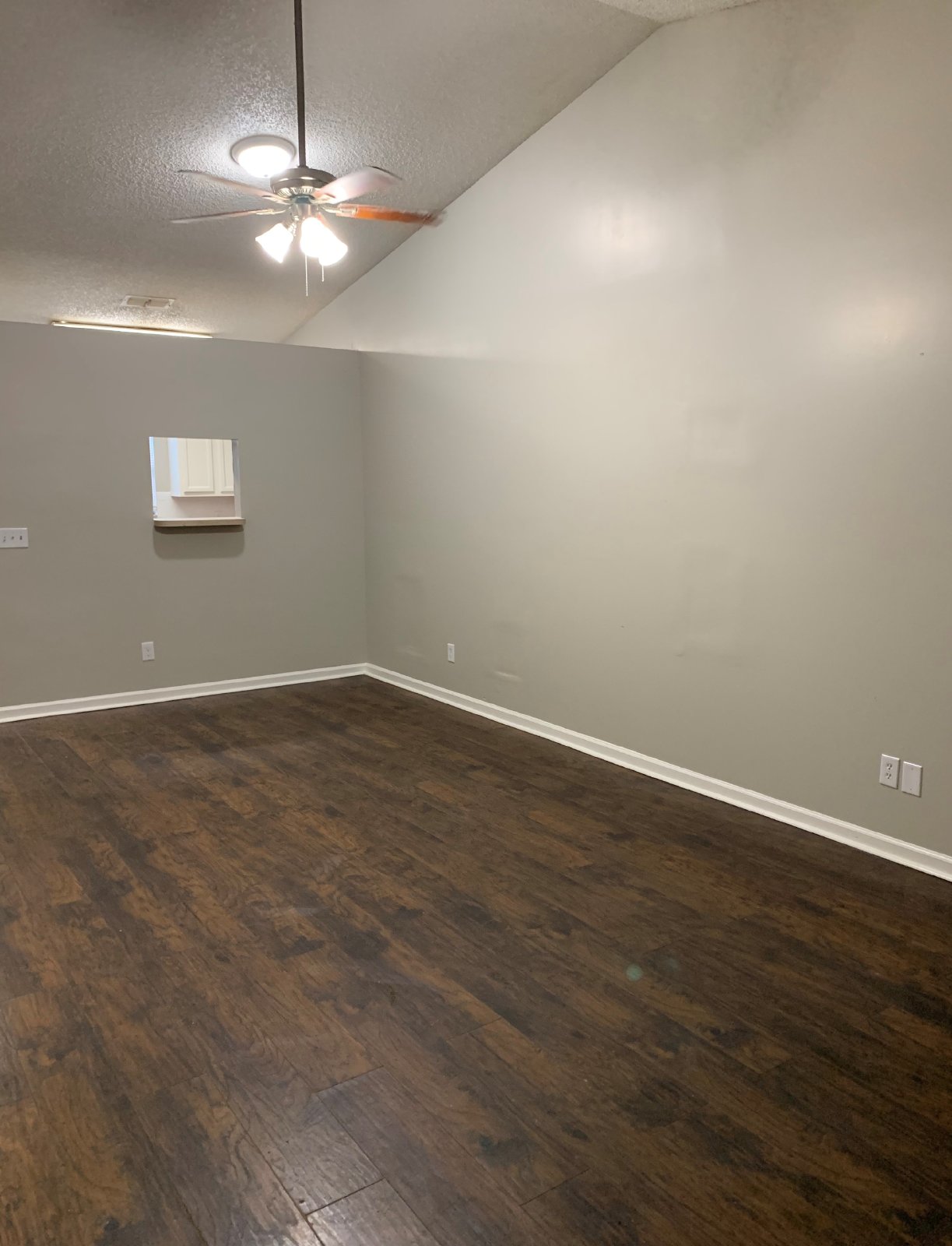 Spacious 2 Bed/2 Bath Apartment with Fenced Yard! property image