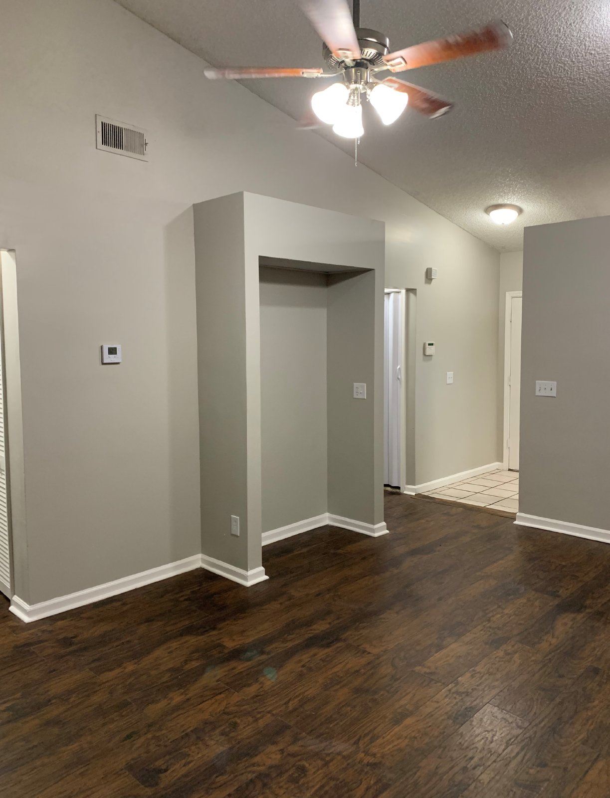 Spacious 2 Bed/2 Bath Apartment with Fenced Yard! property image