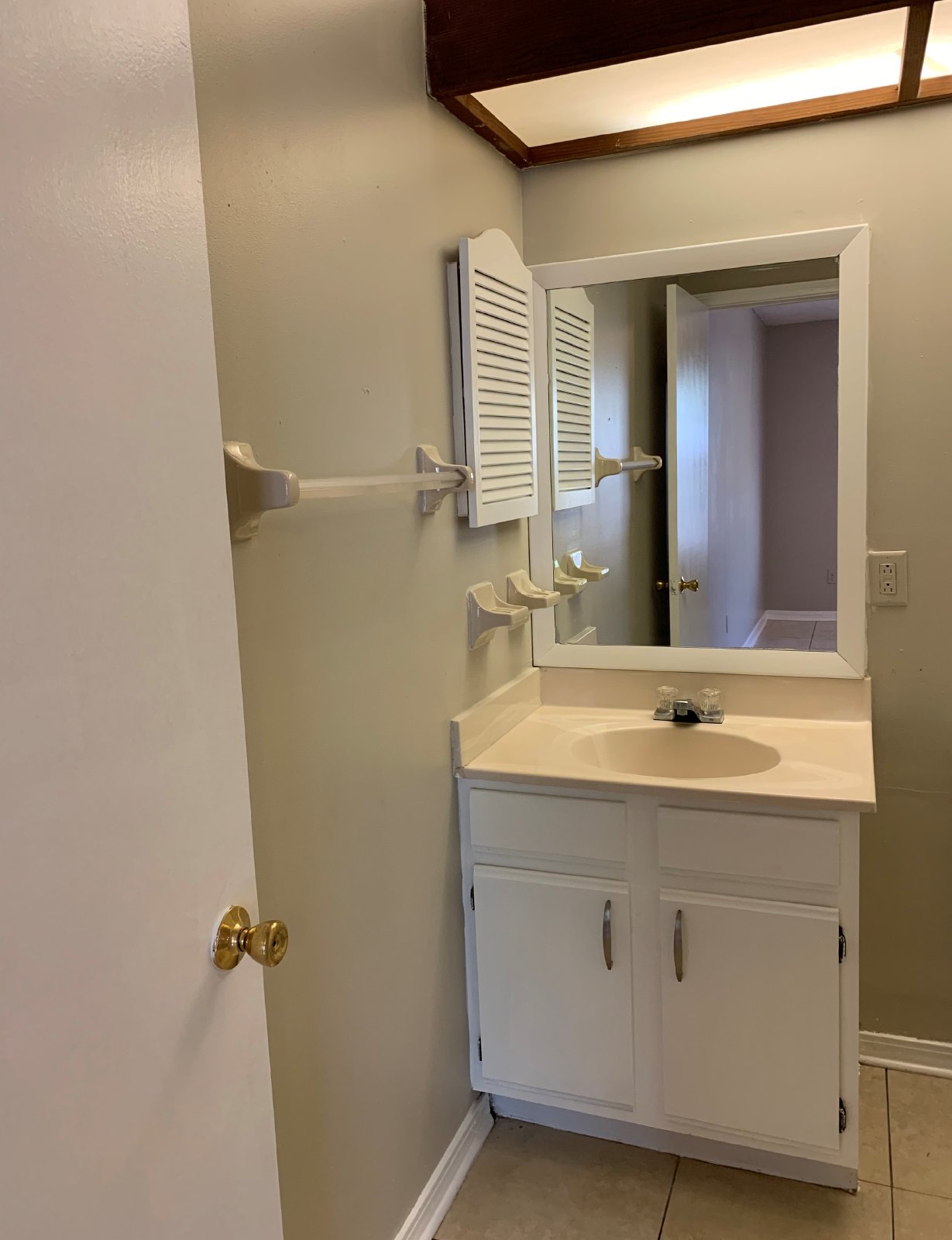 Spacious 2 Bed/2 Bath Apartment with Fenced Yard! property image