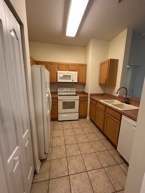 2 Bedroom / 2 Bathroom Condo in Gated Community property image