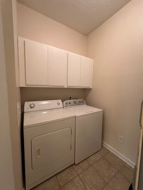 2 Bedroom / 2 Bathroom Condo in Gated Community property image