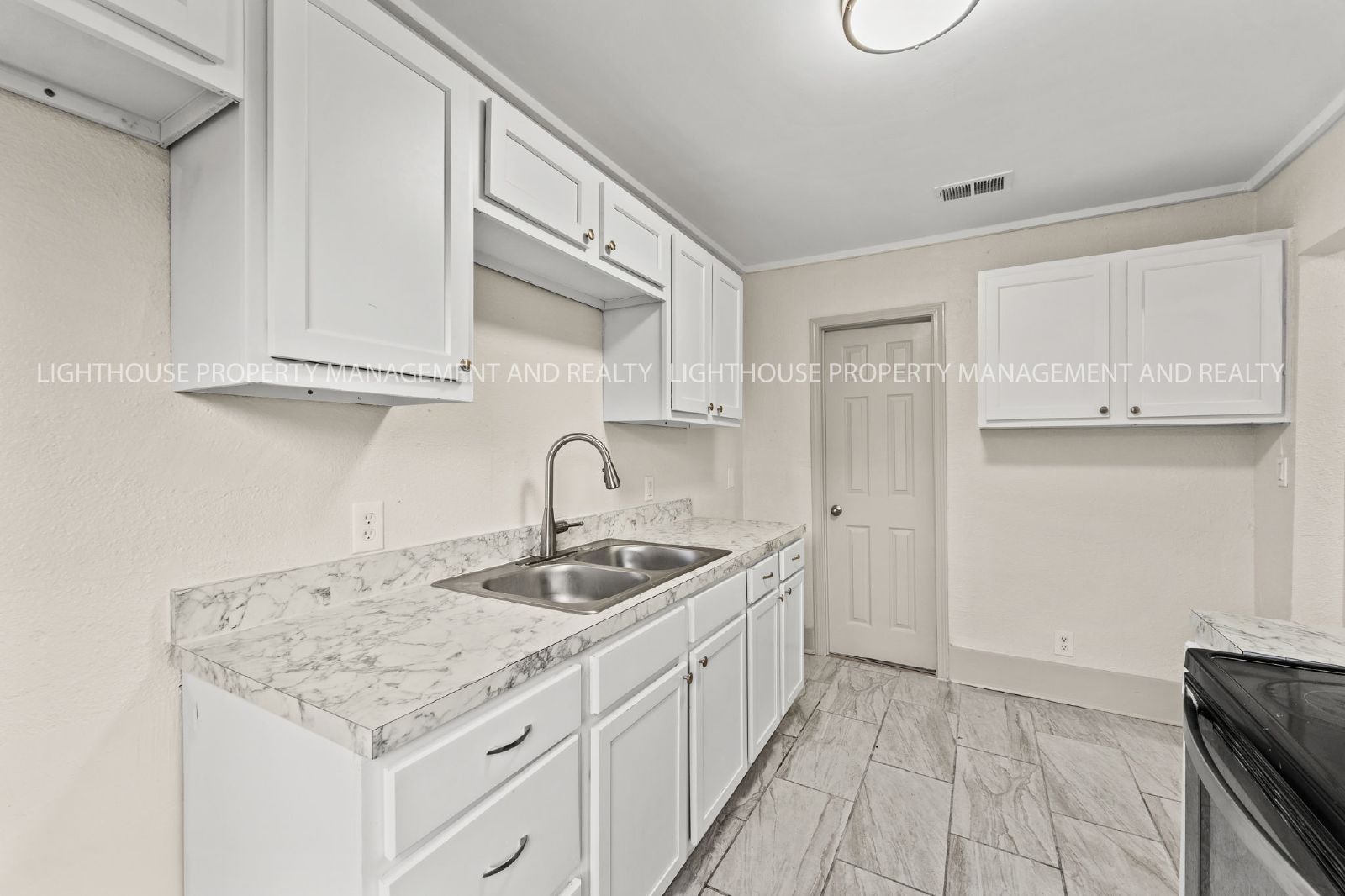 Newly Renovated 3 Bedroom Home with Screened Porch property image