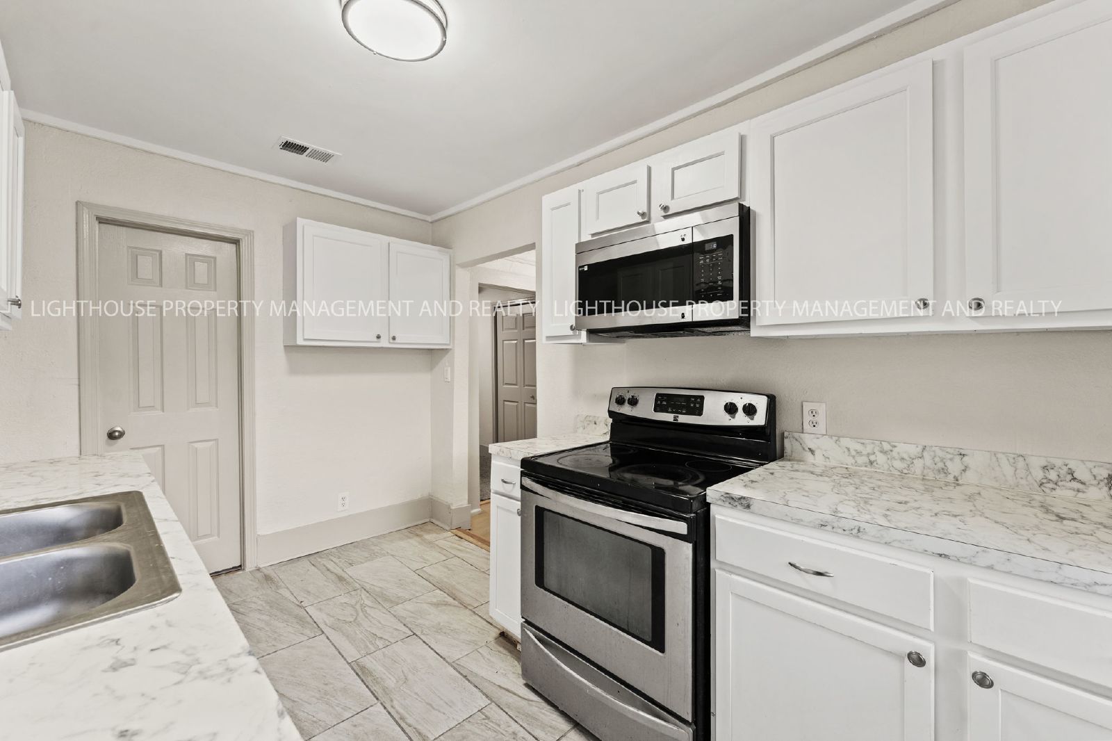 Newly Renovated 3 Bedroom Home with Screened Porch property image