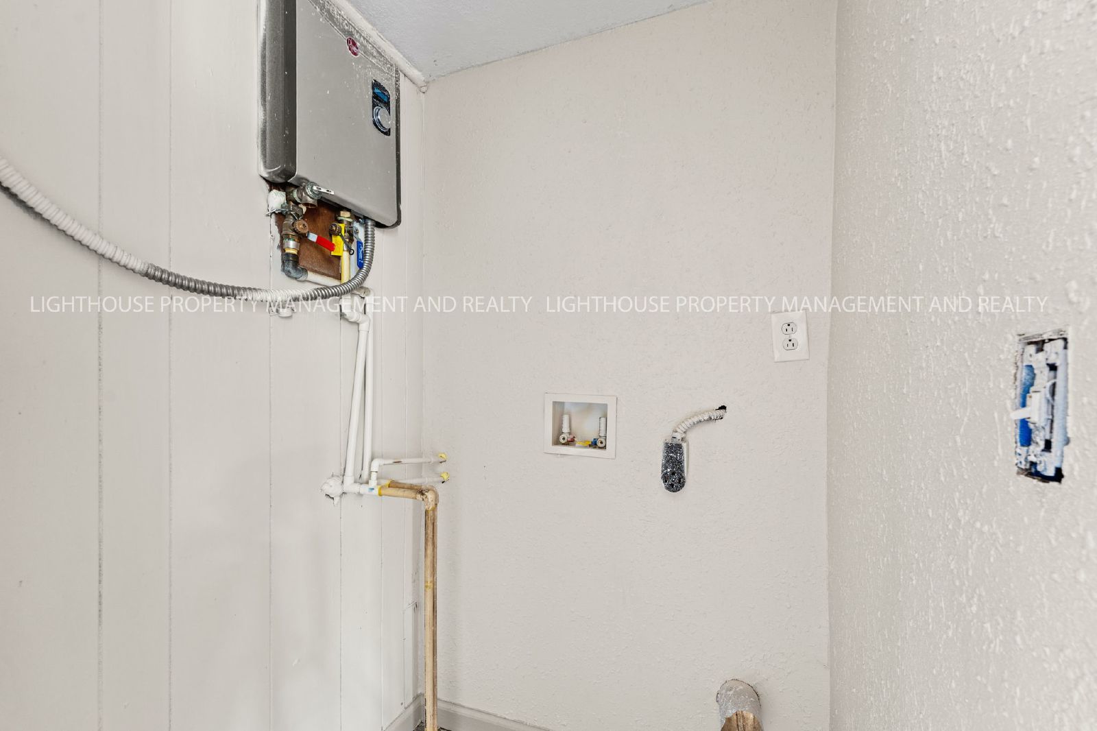 Newly Renovated 3 Bedroom Home with Screened Porch property image