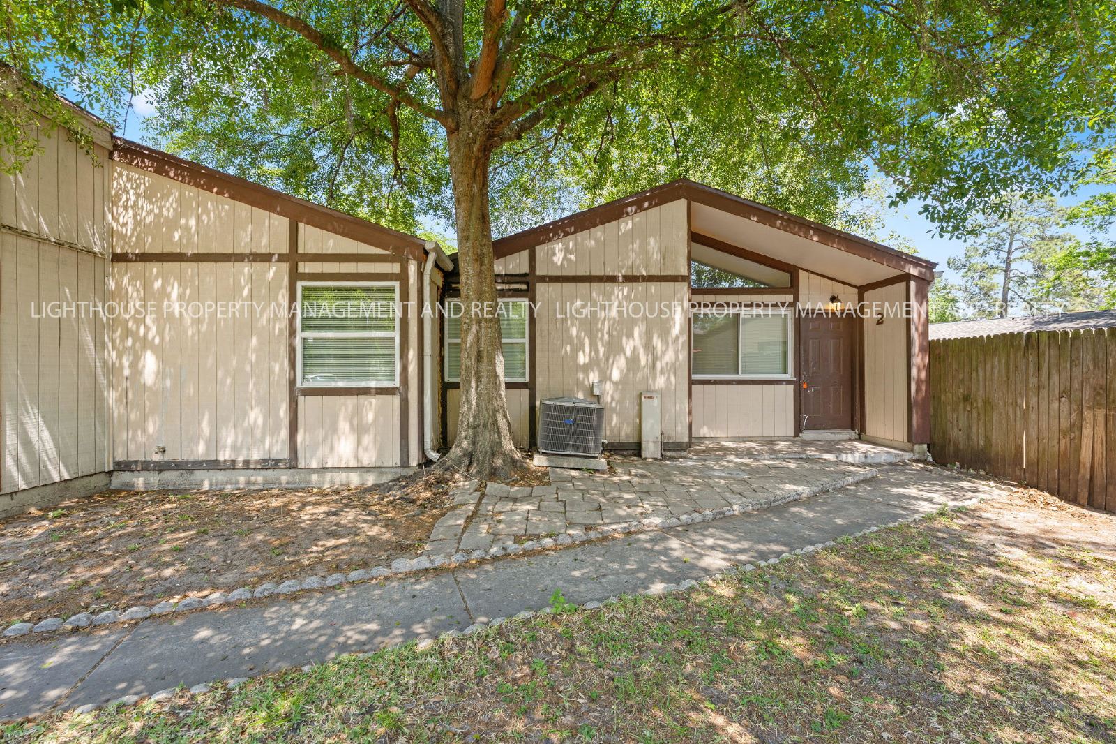 Renovated Mandarin 2 Bedroom With Private Backyard property image