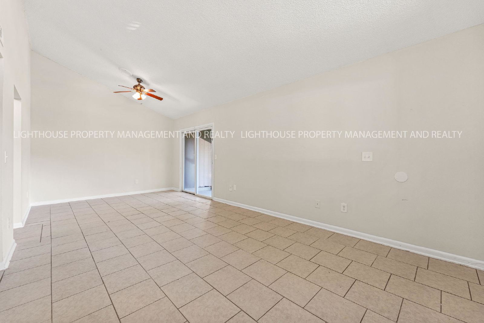 Renovated Mandarin 2 Bedroom With Private Backyard property image