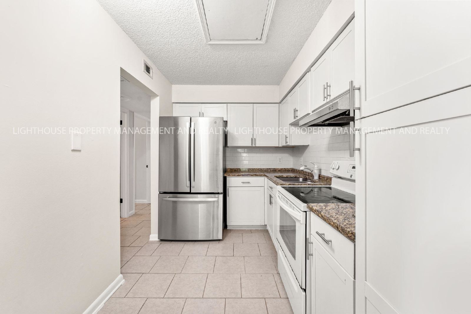 Renovated Mandarin 2 Bedroom With Private Backyard property image