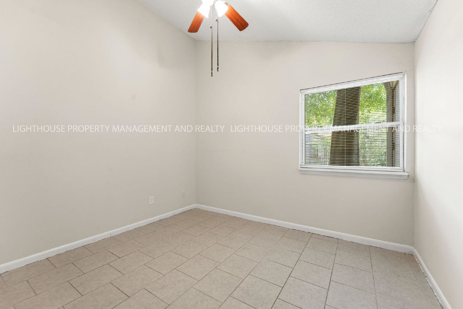 Renovated Mandarin 2 Bedroom With Private Backyard property image