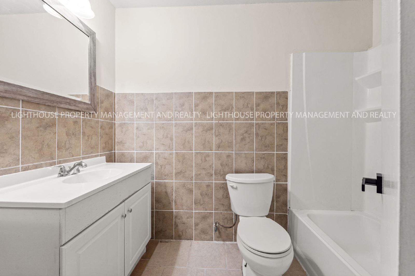 Renovated Mandarin 2 Bedroom With Private Backyard property image