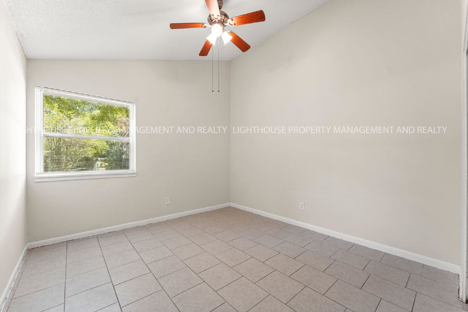 Renovated Mandarin 2 Bedroom With Private Backyard property image