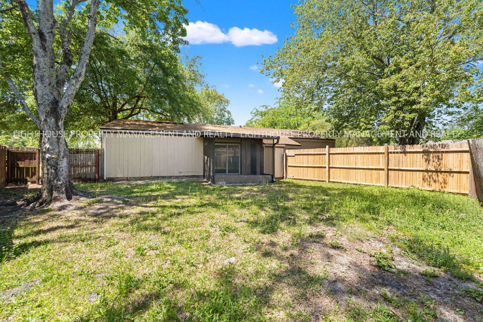 Renovated Mandarin 2 Bedroom With Private Backyard property image