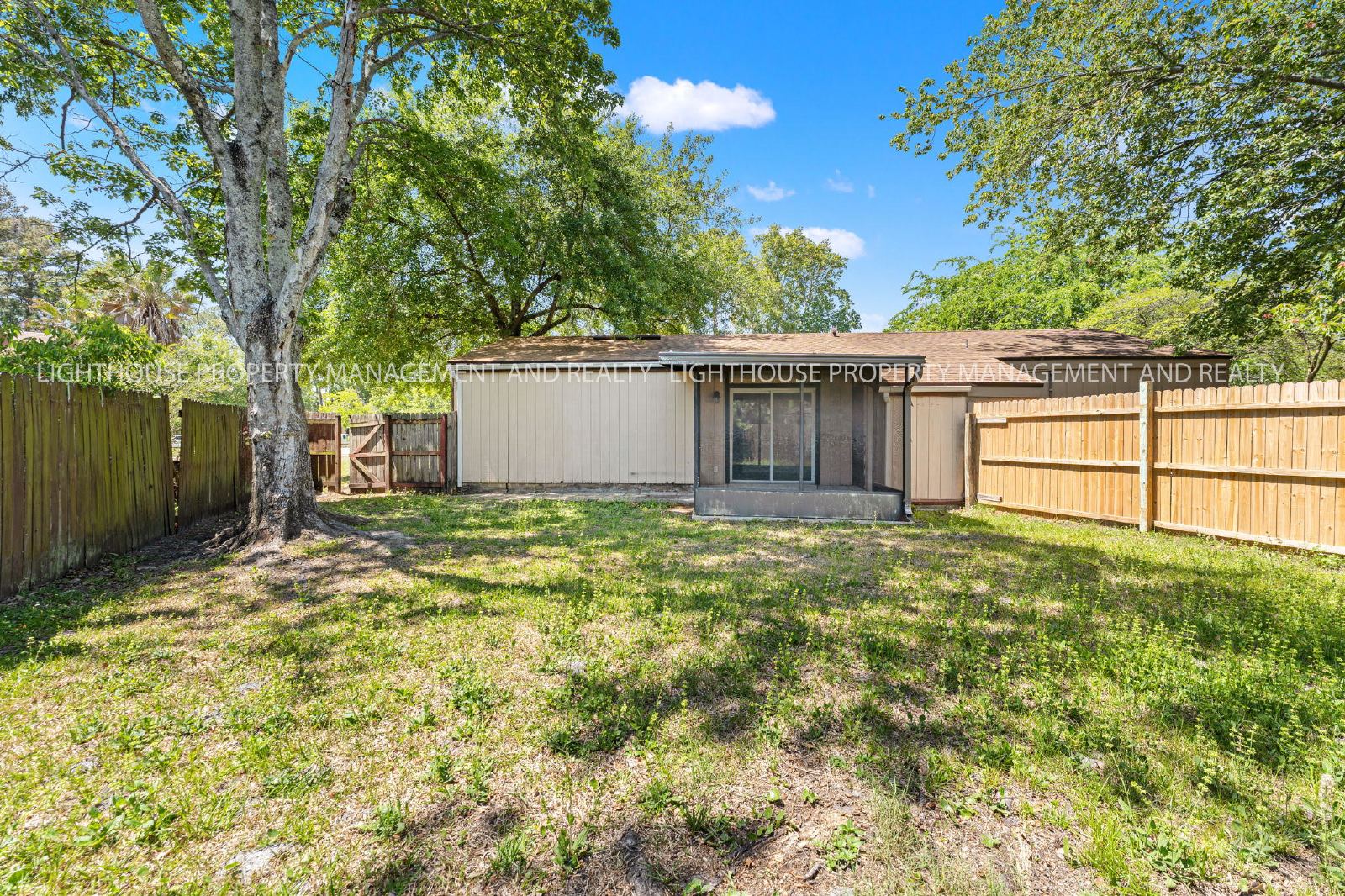 Renovated Mandarin 2 Bedroom With Private Backyard property image