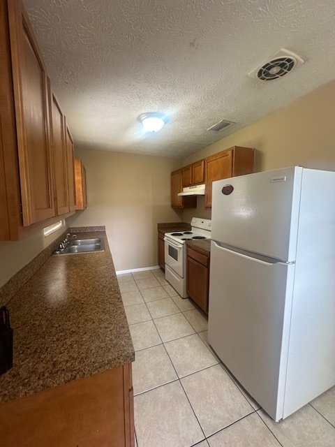 3/2 Westside home with large yard property image