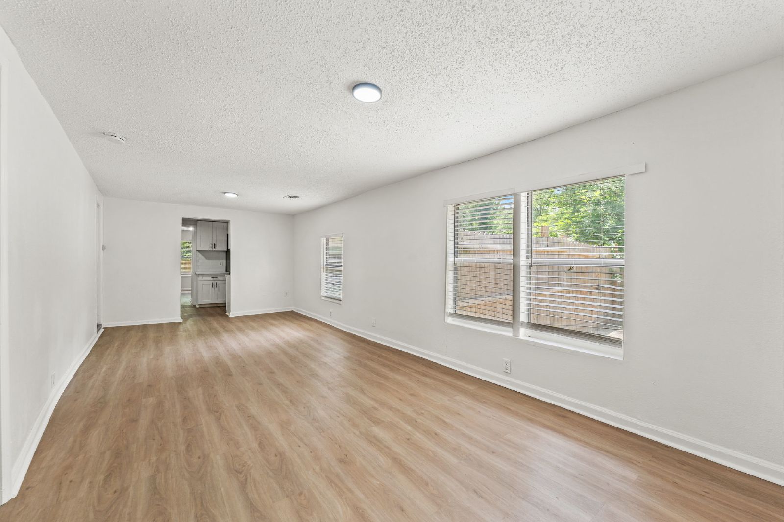 Renovated 3 Bedroom Home Near Riverside And Avondale property image