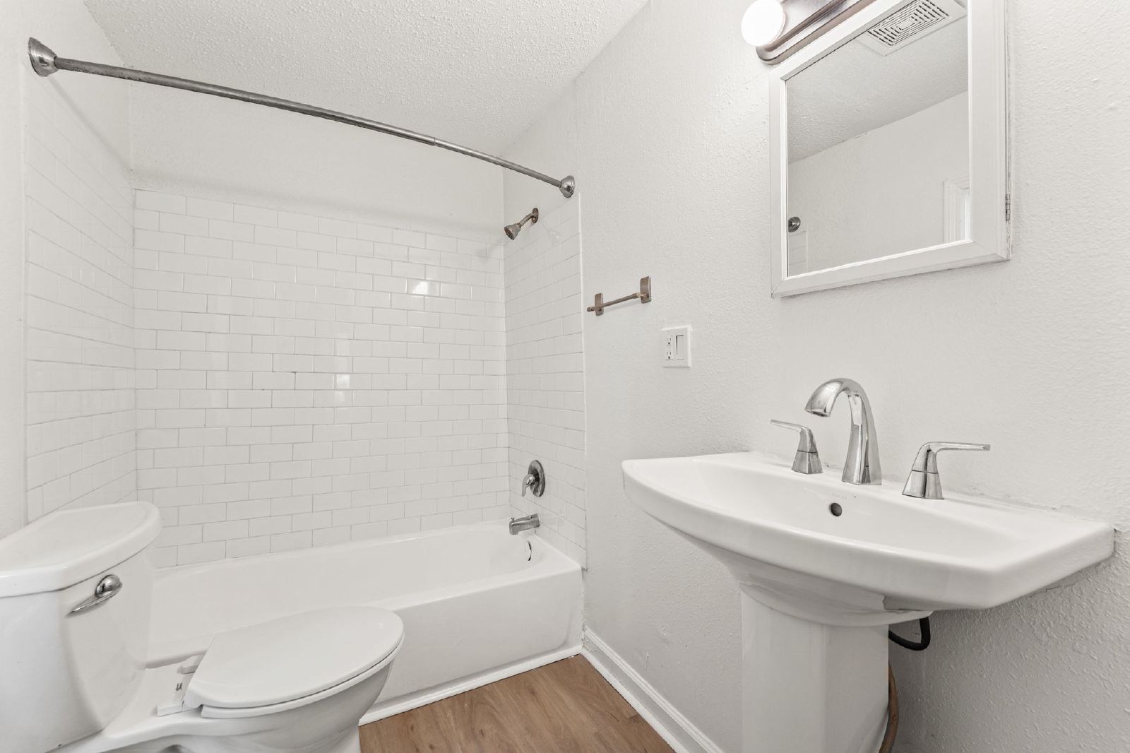 Renovated 3 Bedroom Home Near Riverside And Avondale property image