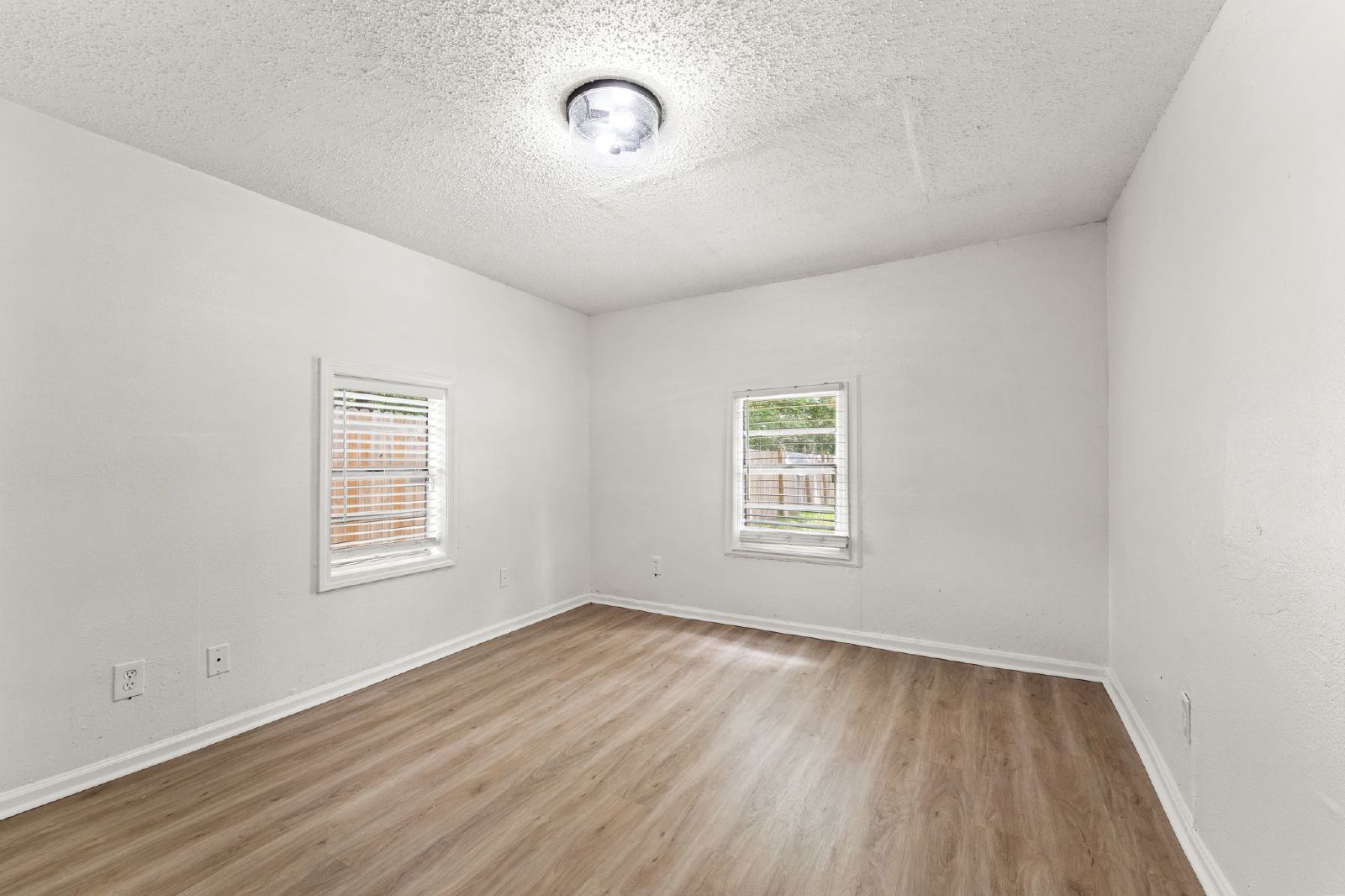 Renovated 3 Bedroom Home Near Riverside And Avondale property image