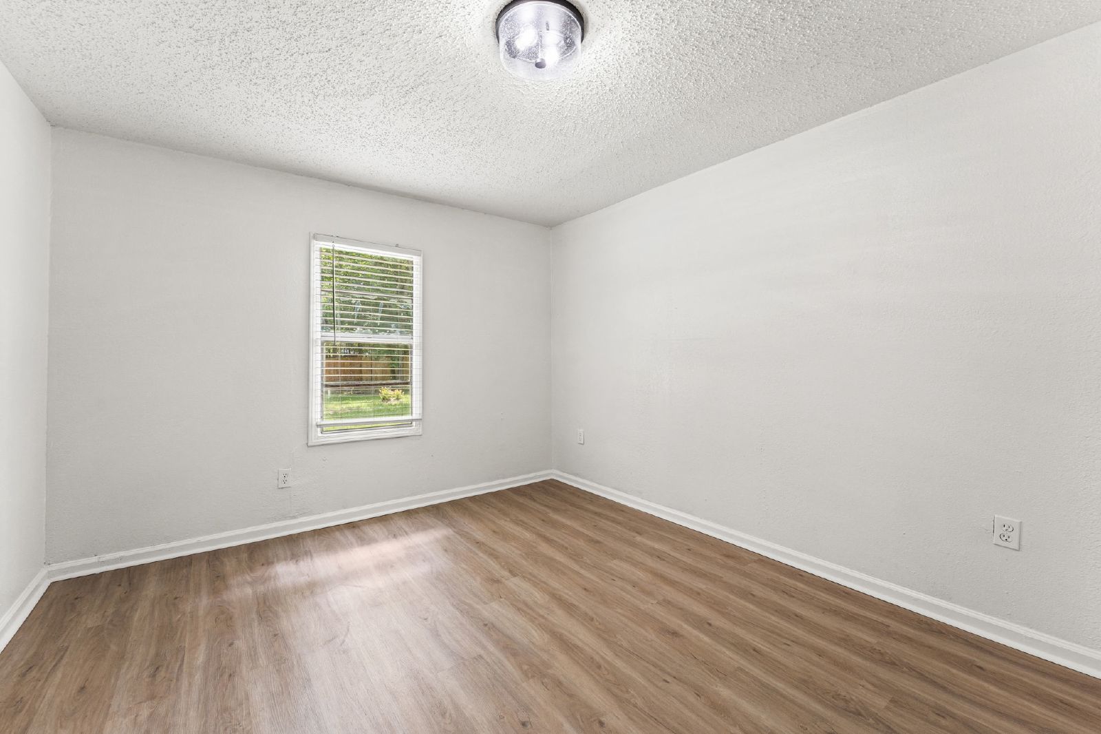 Renovated 3 Bedroom Home Near Riverside And Avondale property image