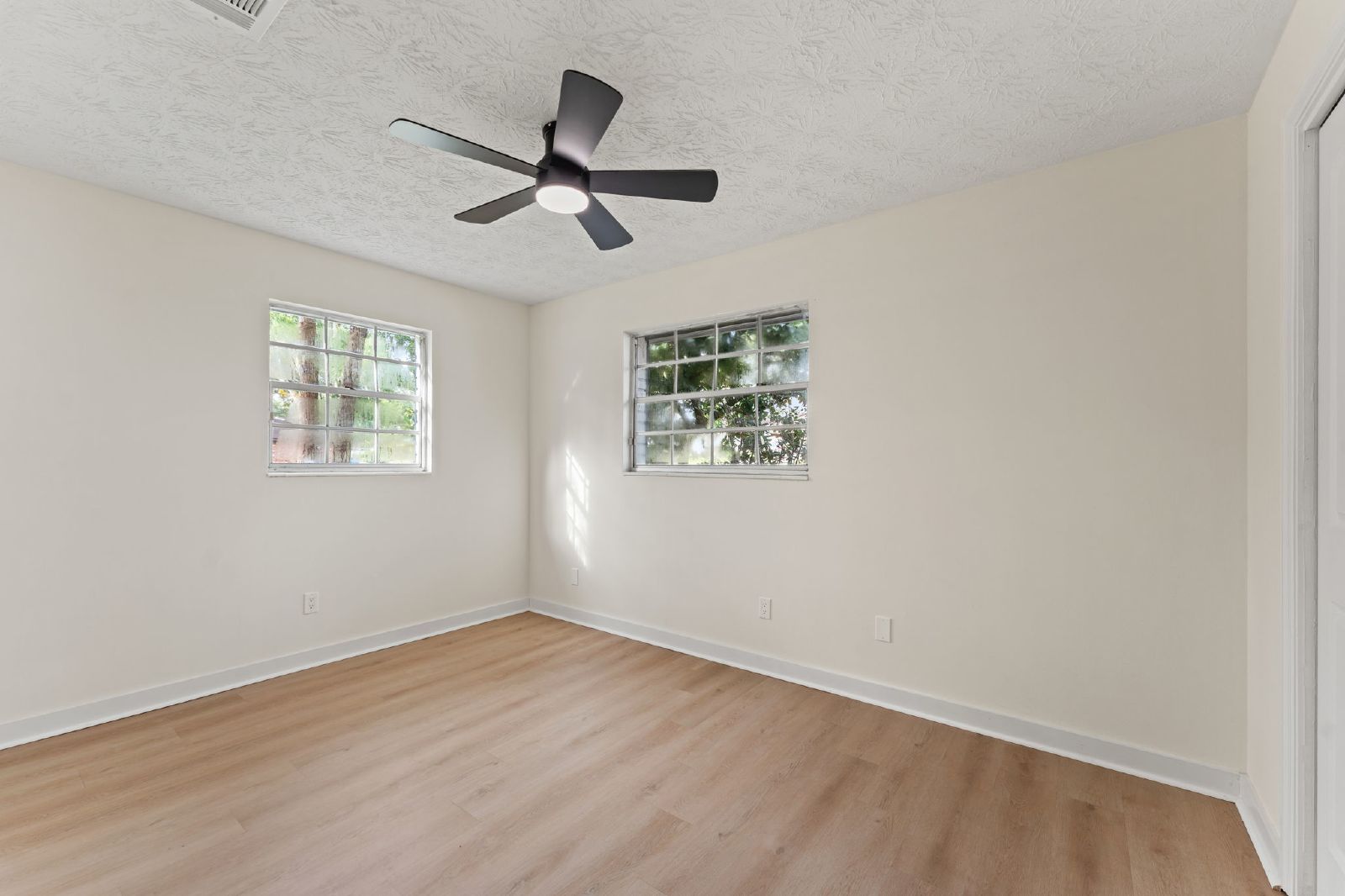 Orange Park 4 Bedroom Home With Upgraded Features Throughout property image