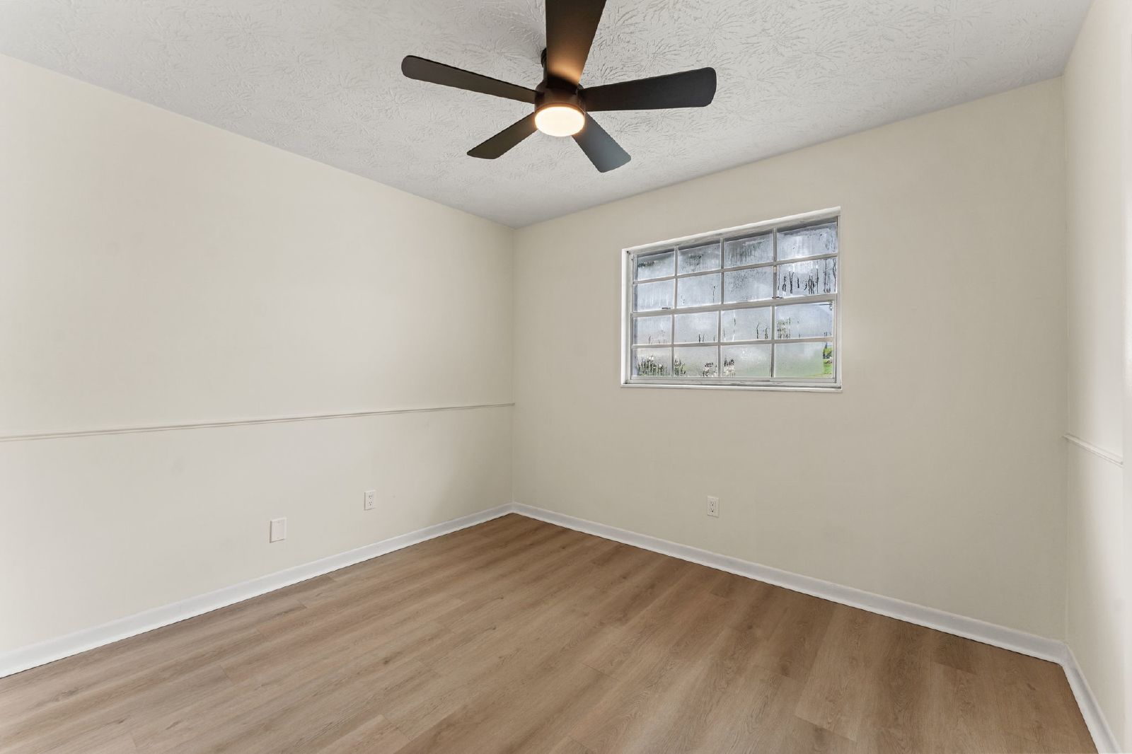 Orange Park 4 Bedroom Home With Upgraded Features Throughout property image