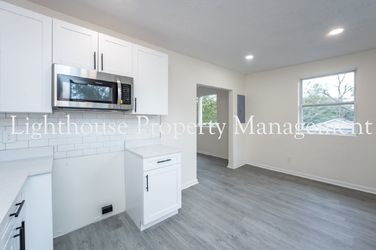 3 Bedroom Upstairs Duplex With Private Entry property image