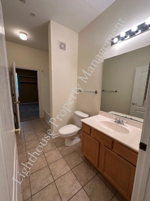 2 Bedroom / 2 Bathroom Condo in Gated Community property image